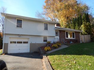 18 Sentinel Hill Rd, Derby, CT 06418