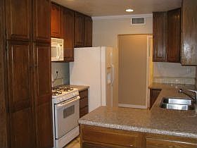 4th image of 7019 Maynard Ave