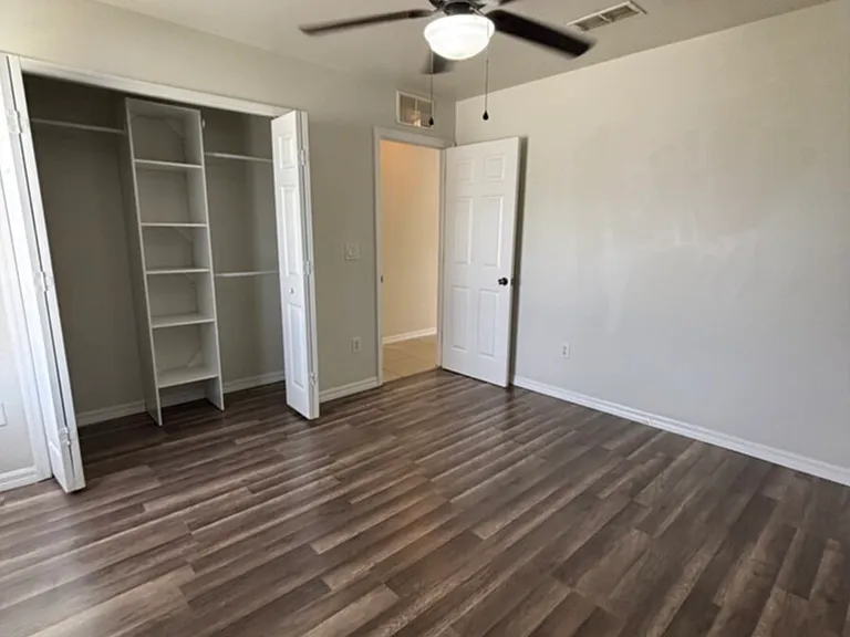 2034 NE 8th Pl — Photo 8