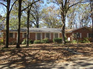 16 Betsy Ln, Little Rock, AR 72205