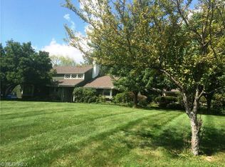 28699 Edgedale Rd, Pepper Pike, OH 44124