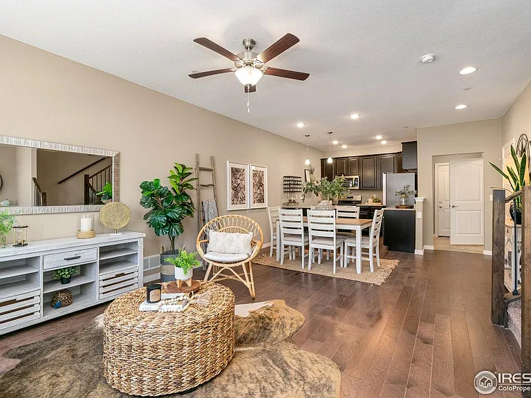 2473 Crown View Dr #5 — Photo 2