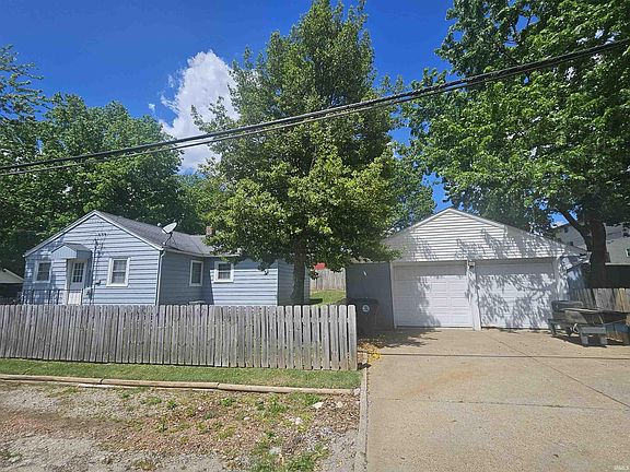 2nd image of 132 Leslie Ave