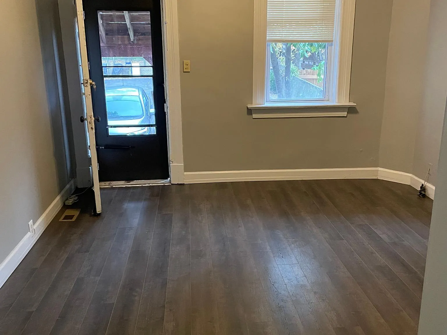 1 bed, 700 sqft, $975 — Photo 3
