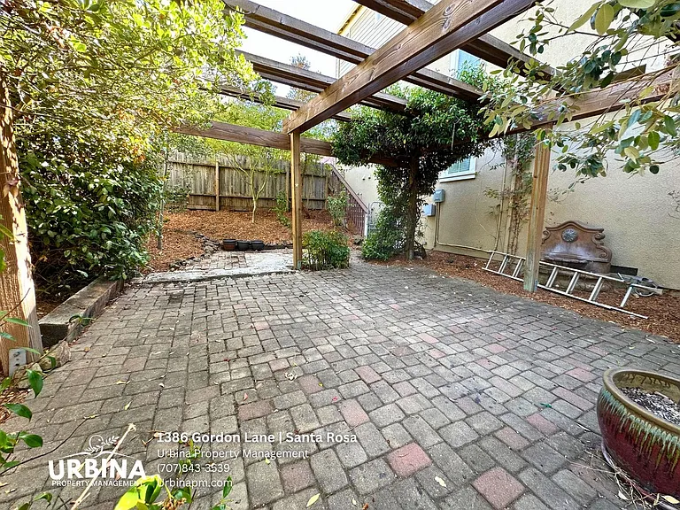 1386 Gordon Ln — Photo 34
