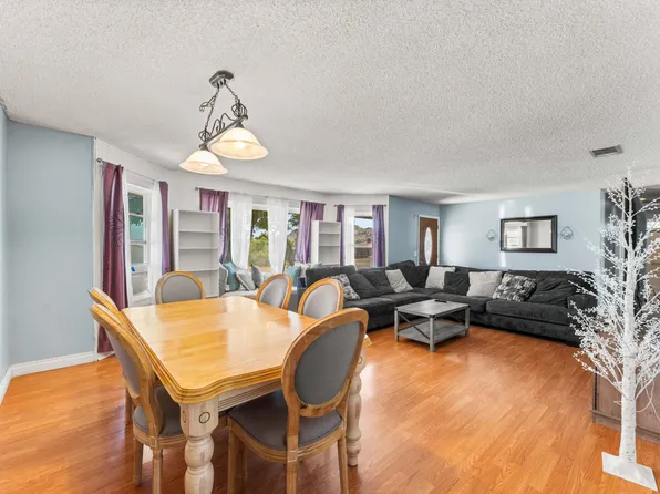 16207 High Chaparral Ave, Palmdale, CA 93591