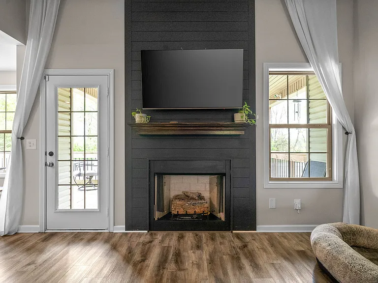 757 Tidwell Dr — Photo 4