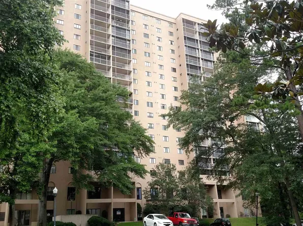 1825 Saint Julian Pl APT 2-F, Place, SC 29204