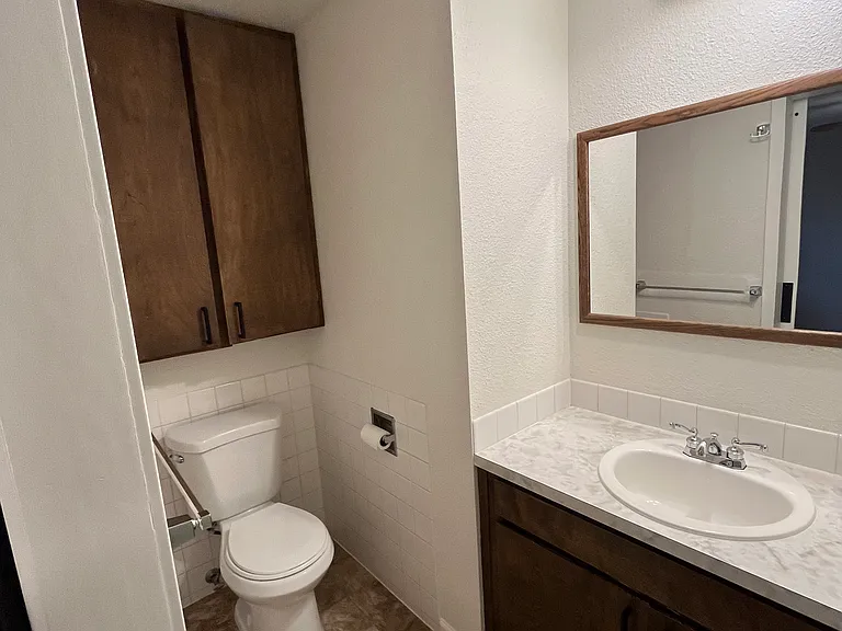 988 SW Inglewood Ln — Photo 14