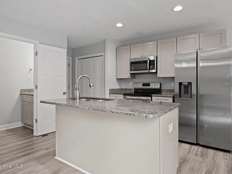 645 S Gaines St — Photo 26