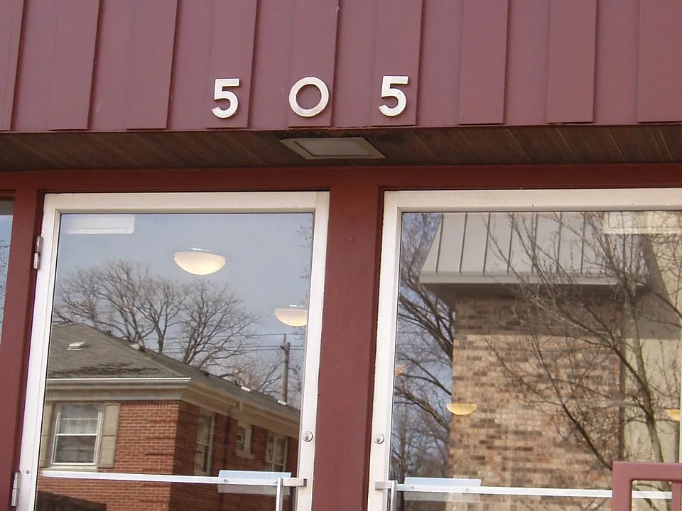505 E Henry Clay St #1-4
