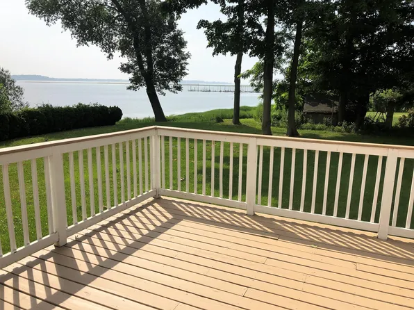 12 Prospect Pl, West Haven, CT 06516