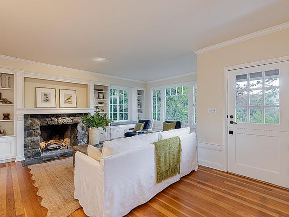 4th image of 260 Redwood Drive