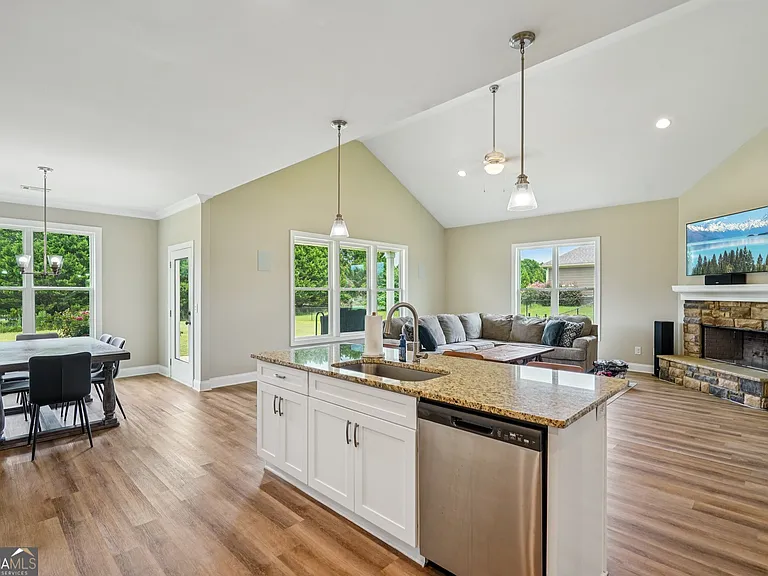 202 Sage Ct — Photo 5