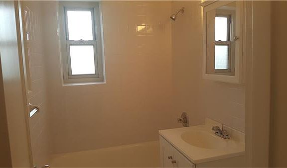 3rd image of 13509 83rd Ave #5C
