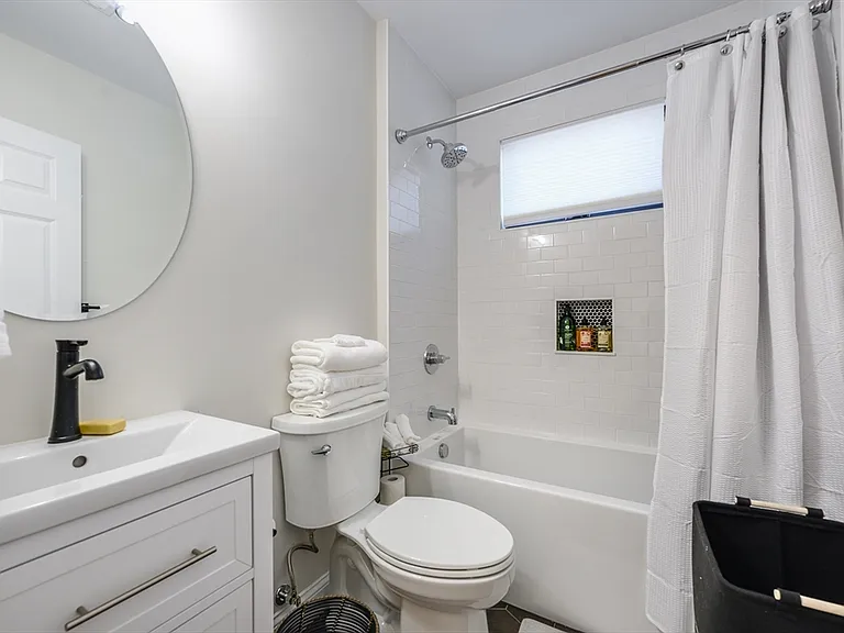 32 Perthshire Rd #2 — Photo 15