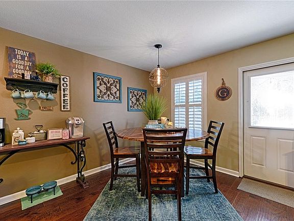 5th image of 115 Tanglewood Dr