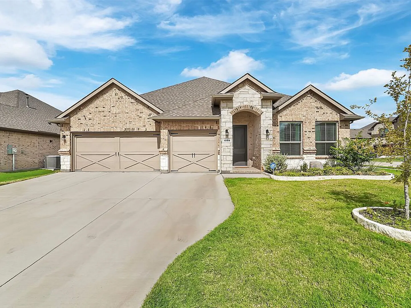 Spacious four-bedroom home down the street from Methodist Hospital — Photo 1