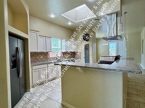 5th image of 1911 Pella Ct