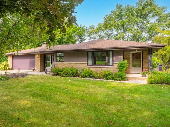 6227 Sturgeon Bay Rd, Luxemburg, WI 54217