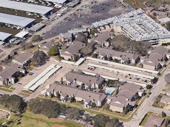 7033 N Holiday Dr, Galveston, TX 77550