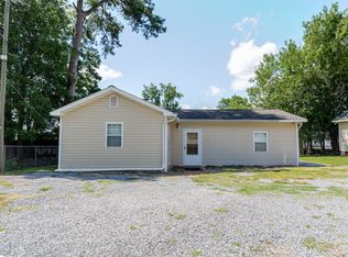 2621 1/2 W Willow Dr, Florence, SC 29501