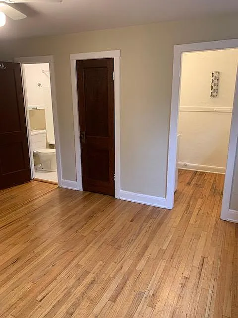 Studio, $875 — Photo 3