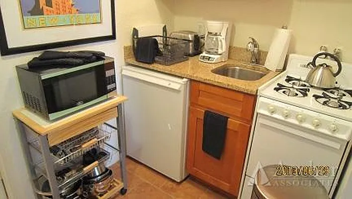 Rented by Anchor Associates | media 37