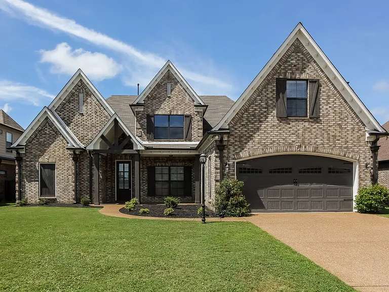 55 Misty Meadows Cv — Photo 1