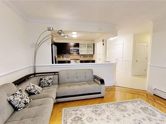 2nd image of 2569 Ocean Ave APT 3A