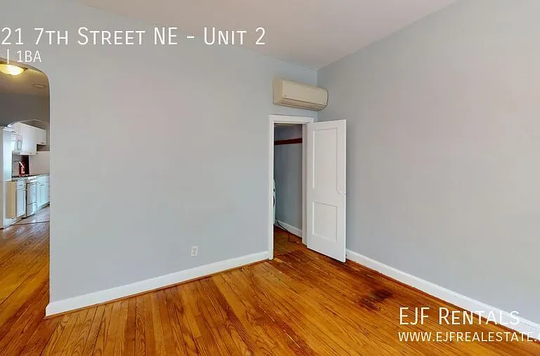 4021 7th St NE #2 — Photo 2