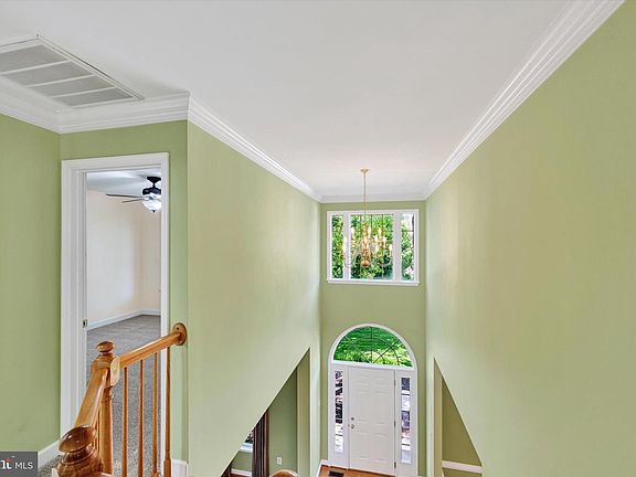 4th image of 8332 Governor Grayson Way