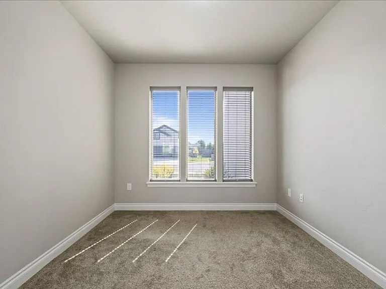 1615 Palermo Ave — Photo 14