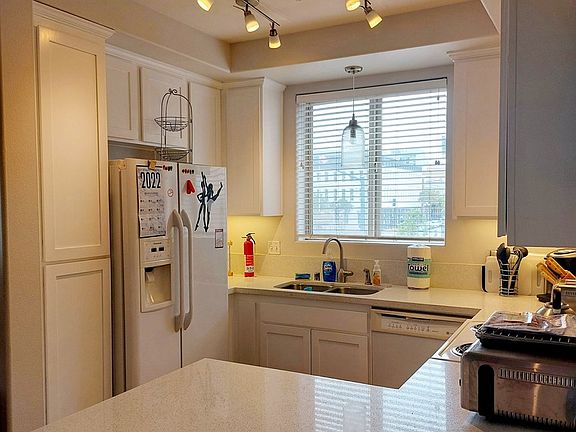 2nd image of 235 Market St Unit 306