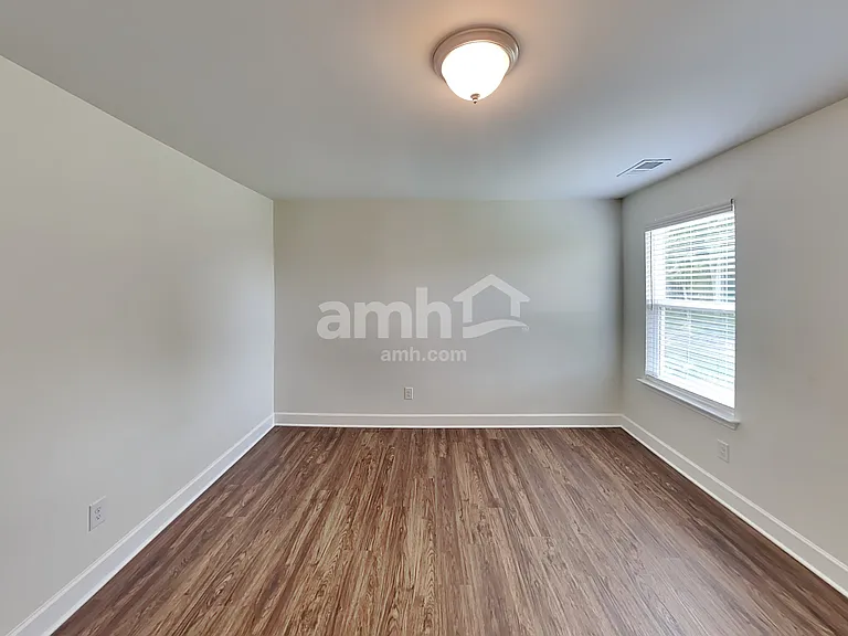 5816 Zurich Rd — Photo 15