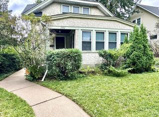 1082 Hawthorne Ave E, Saint Paul, MN 55106