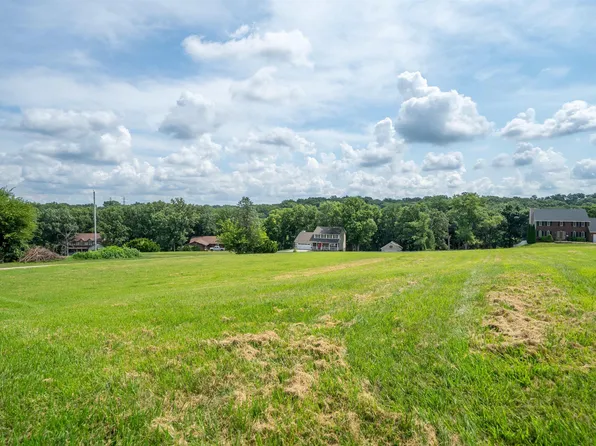 3 W Country View Dr, Peoria, IL 61607