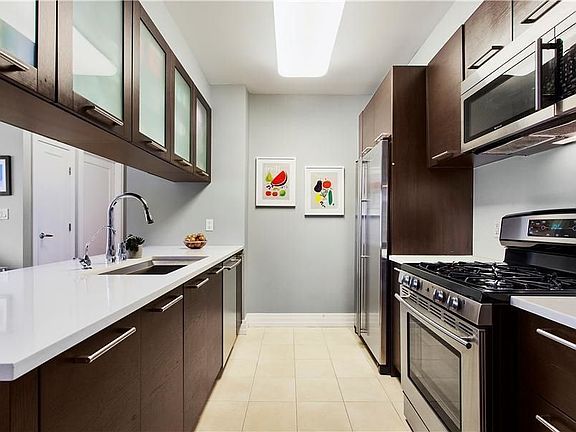 3rd image of 6405 Yellowstone Blvd APT 210