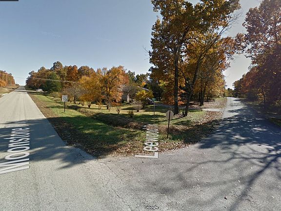 3rd image of 712 Leewood Dr