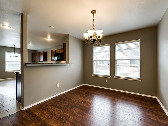5th image of 2216 Harry St