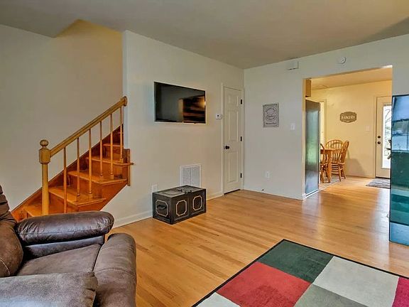 4th image of 143 Maryland Ave