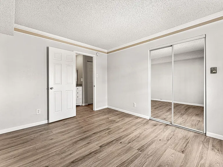 2 Adams St #402 — Photo 10