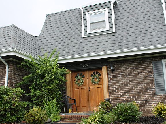2nd image of 205 Dartmouth Dr