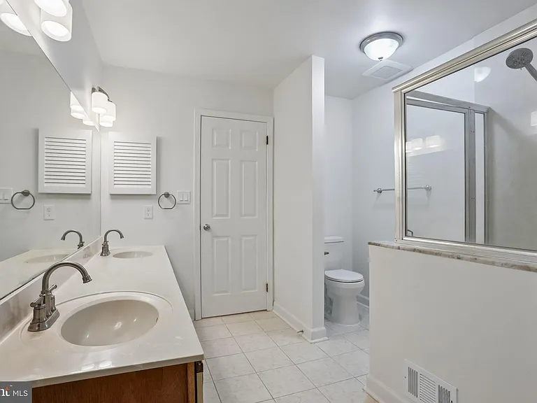 1 Colebrook Ct — Photo 21