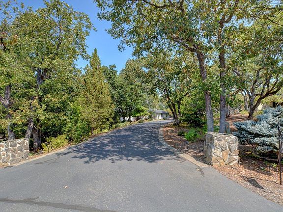 2nd image of 545 Coachman Dr