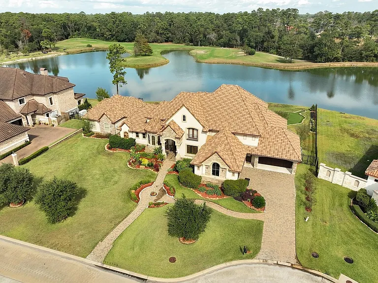 22 Post Shadow Estate Dr — Photo 3