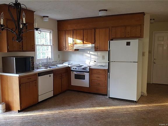 4th image of 2911 Peacock St