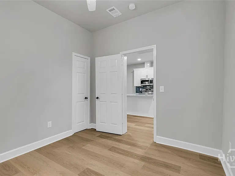 828 W 48th St — Photo 18
