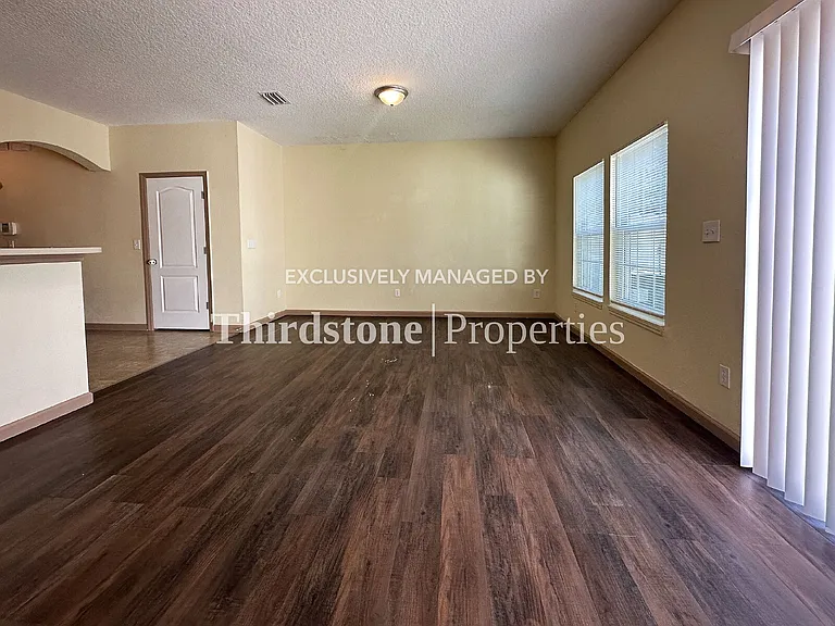 1660 Biscayne Bay Cir — Photo 7