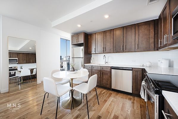 1st image of 14736 94th Ave APT 21J